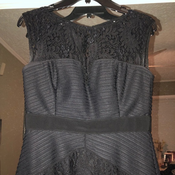 Black Lace Panel Laundry by Shelli Segal Gown - Picture 4 of 4